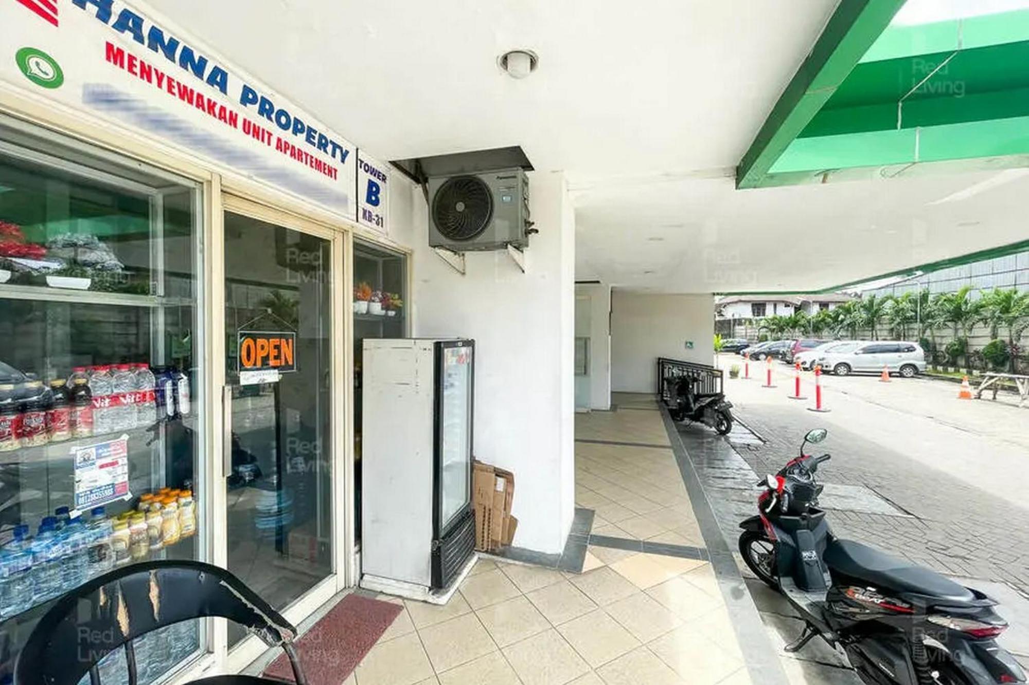 Redliving Apartemen Green Lake View Ciputat - Pelangi Rooms 2 Tower E Tangerang Exteriör bild